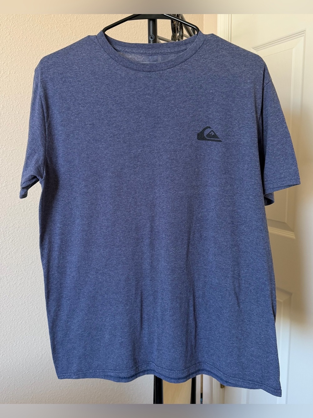 Quiksilver men’s medium plain dark blue t-shirt grunge punk skater normcore
